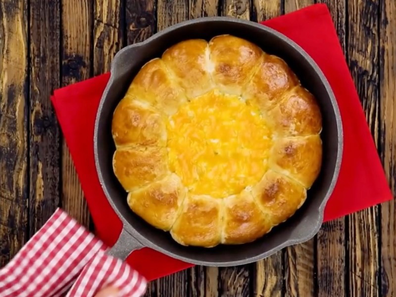 Beer & Cheese Dip Loaf
