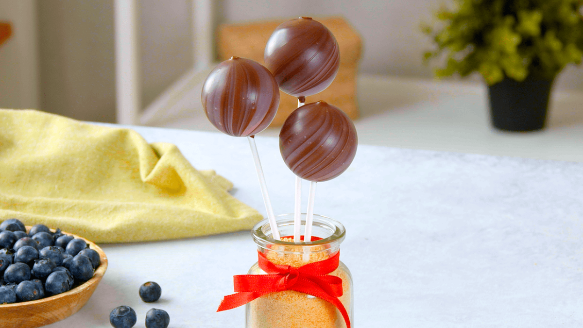 Chocolate Blueberry Cheesecake Pops