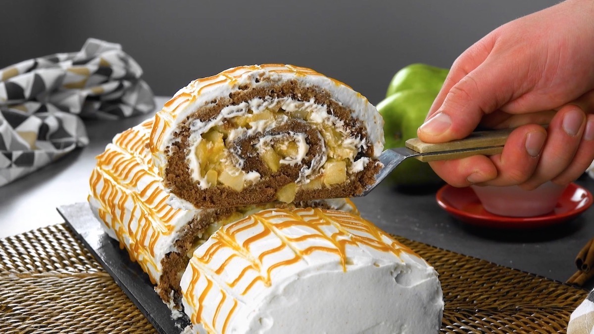 Caramel Apple Cake Roll